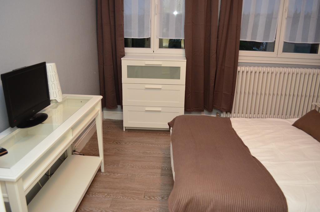 Hotel Auberge Du Lac Marcilly-sur-Tille Zewnętrze zdjęcie